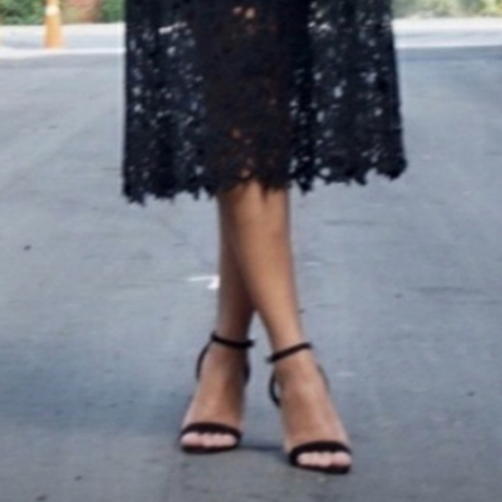 Off The Shoulder crochet midi dress - Picture 3 of 14